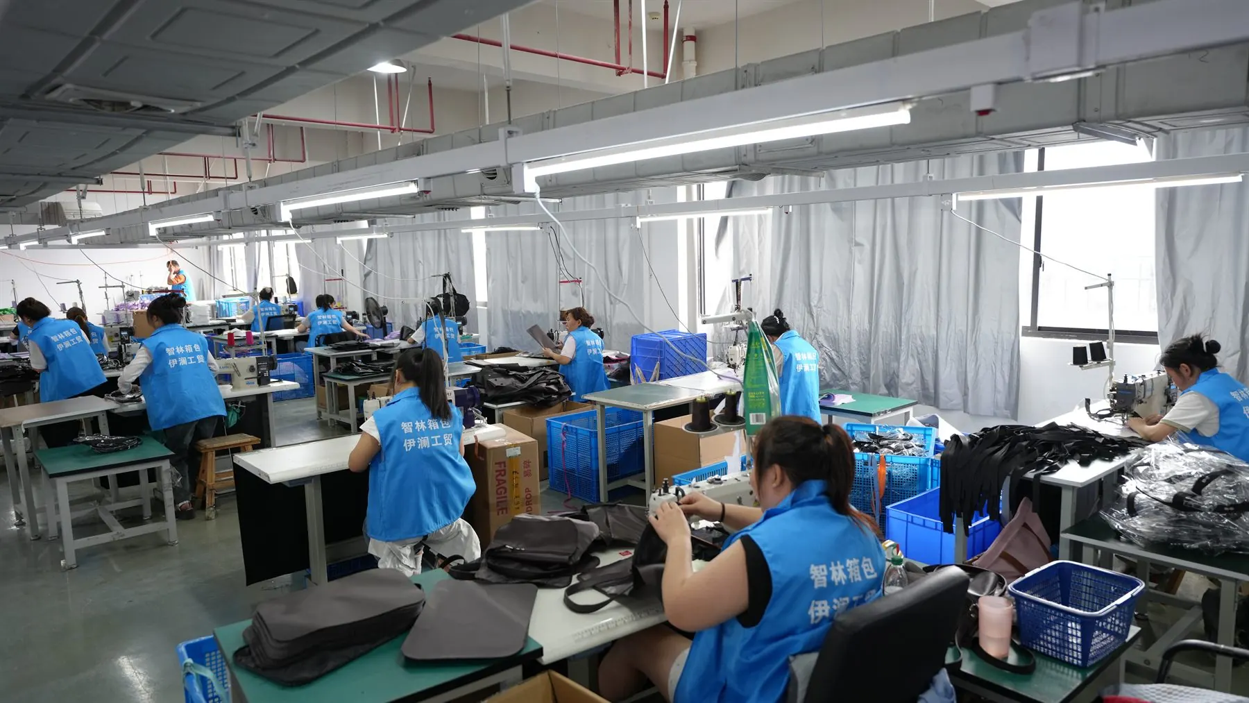Factory sewing line for OEM pet bags